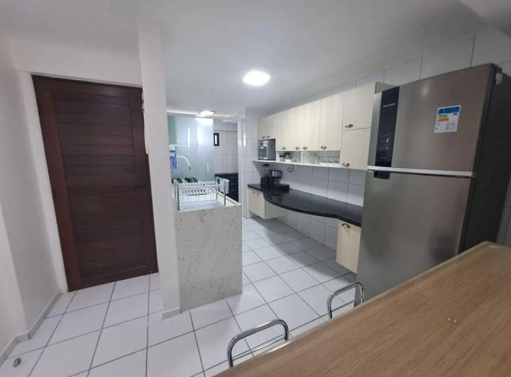 Furnished apartment with 3 en-suites and 4 bathrooms — photo 8