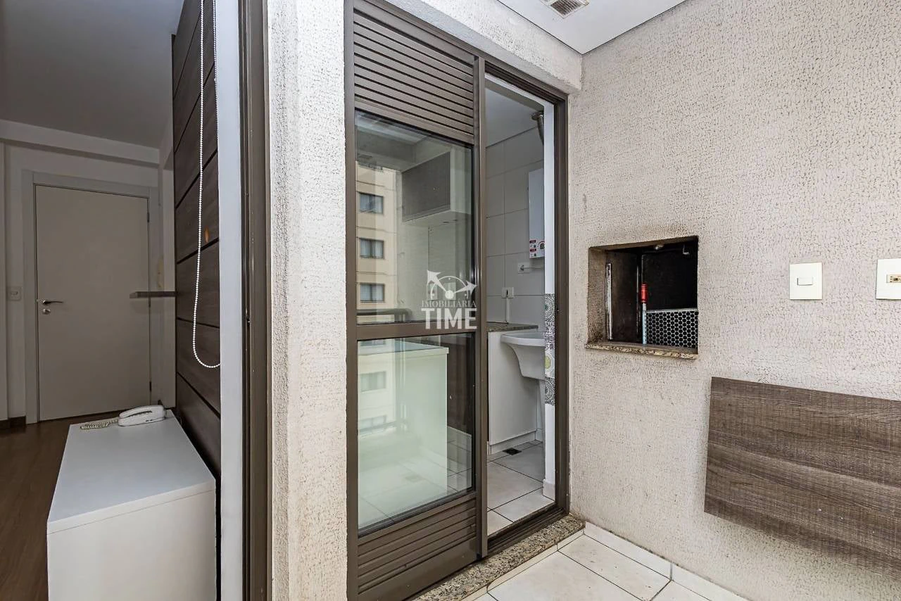 2-bedroom apartment with a home office in Curitiba