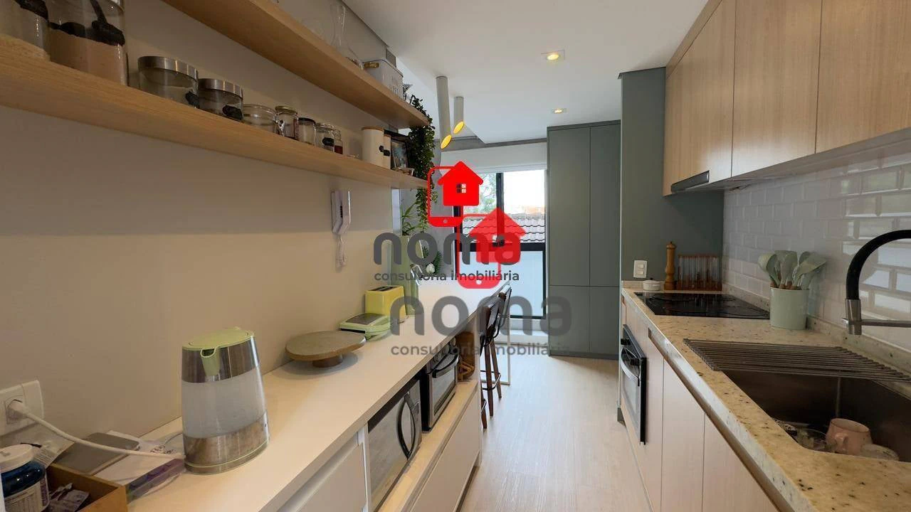 2-bedroom apartment with a glass-enclosed balcony — photo 7