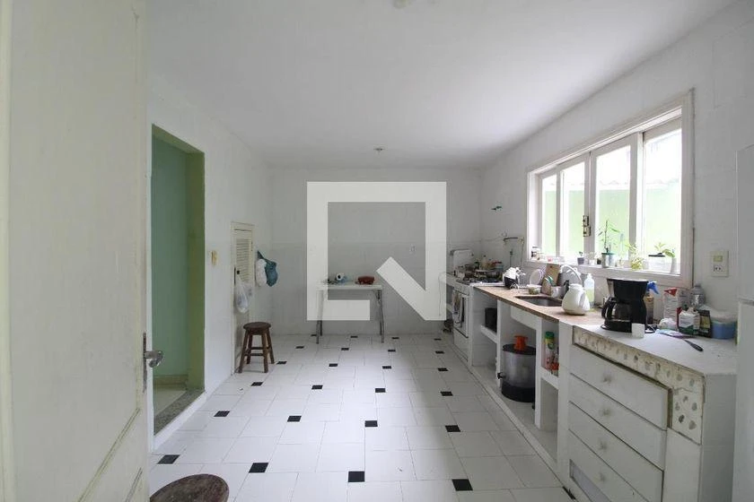 Casa para aluguel com 4 quartos e 240 m² — photo 13