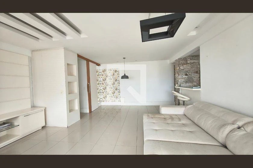 2-bedroom apartment in a building with a gym — photo 11