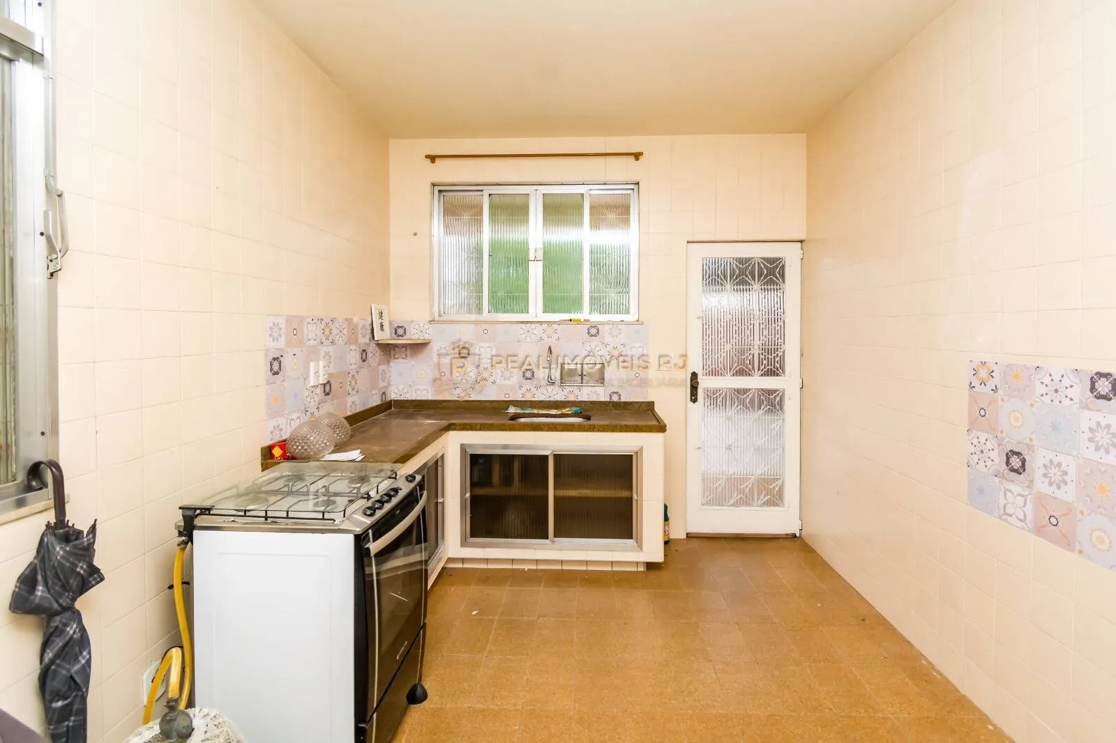 Unfurnished house with 3 bedrooms and 5 bathrooms — photo 8