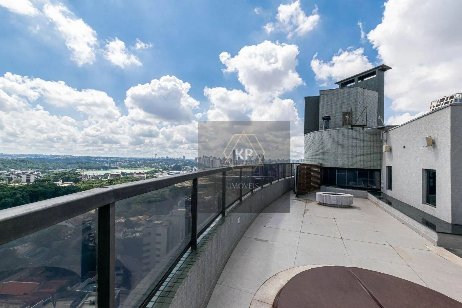 Furnished 272 m² apartment with 3 en-suites and 4 parking — photo 74