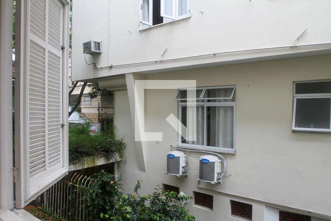 One-bedroom apartment with a washing machine — photo 26
