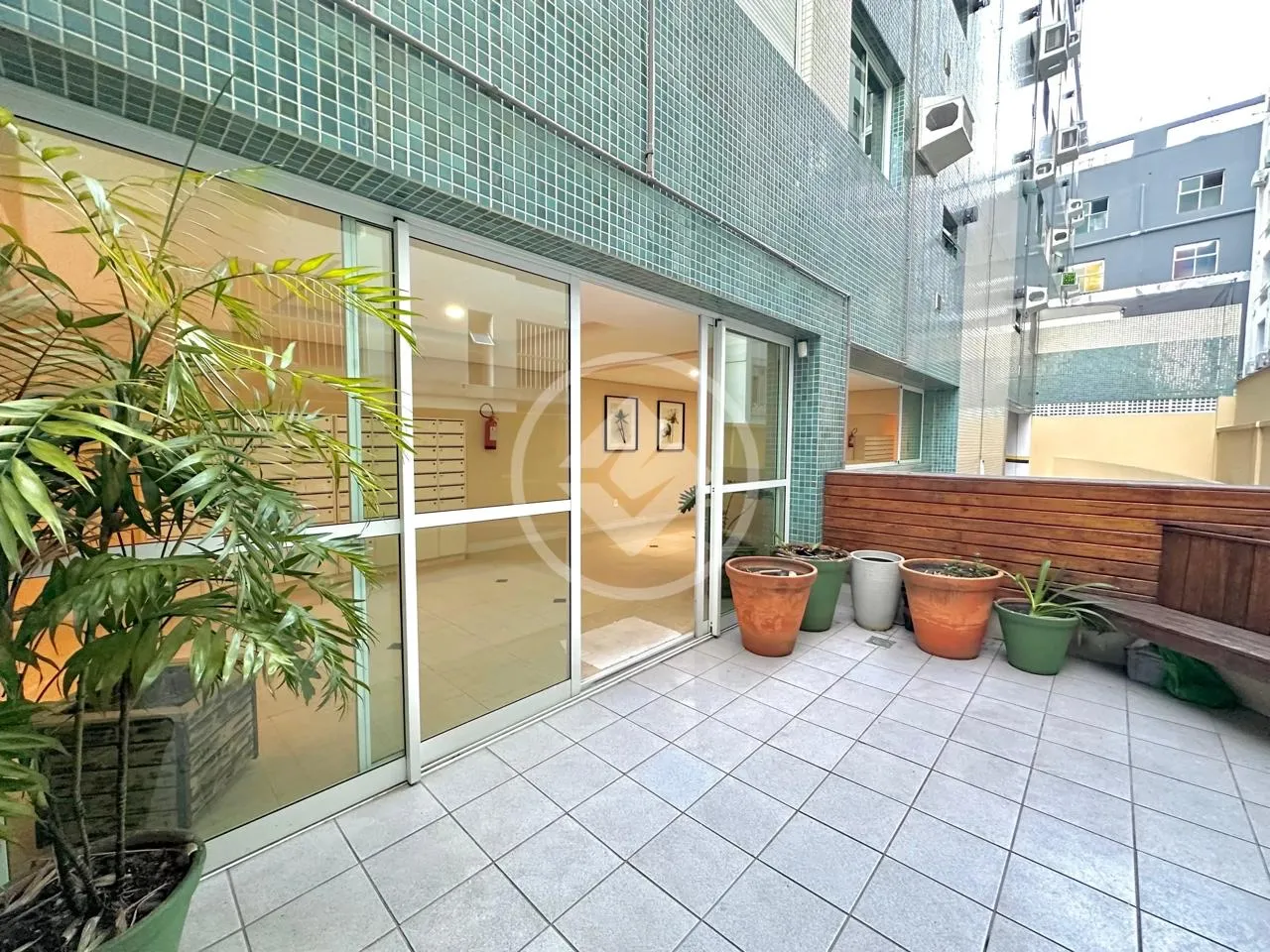 Furnished 1-bedroom apartment with 1 bathroom — photo 12