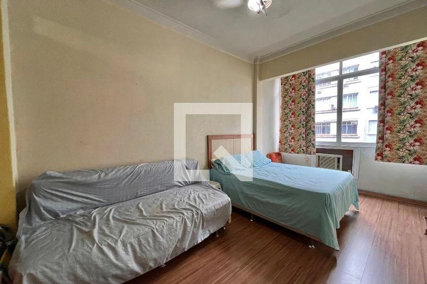 Furnished apartment, 31 m², with wood or laminate floors — photo 14