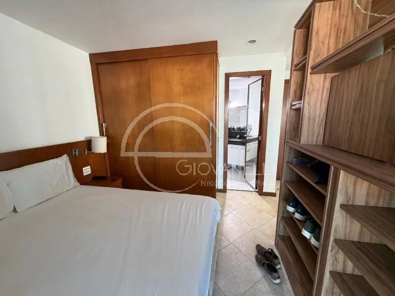 Furnished 1-bedroom apartment with glass-enclosed balcony — photo 10