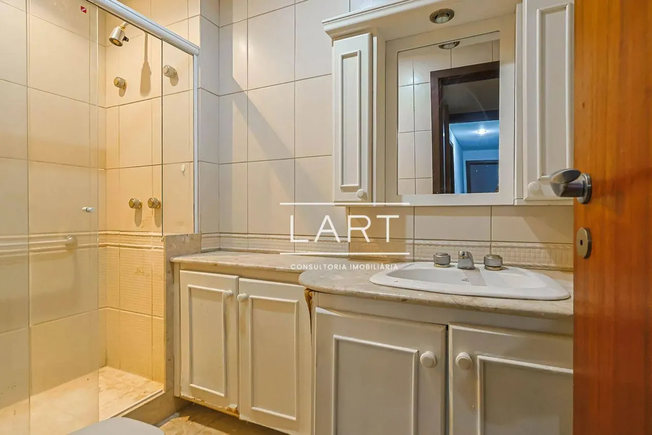 Apartamento com 4 dormitórios e 3 banheiros, 262 m² — photo 17