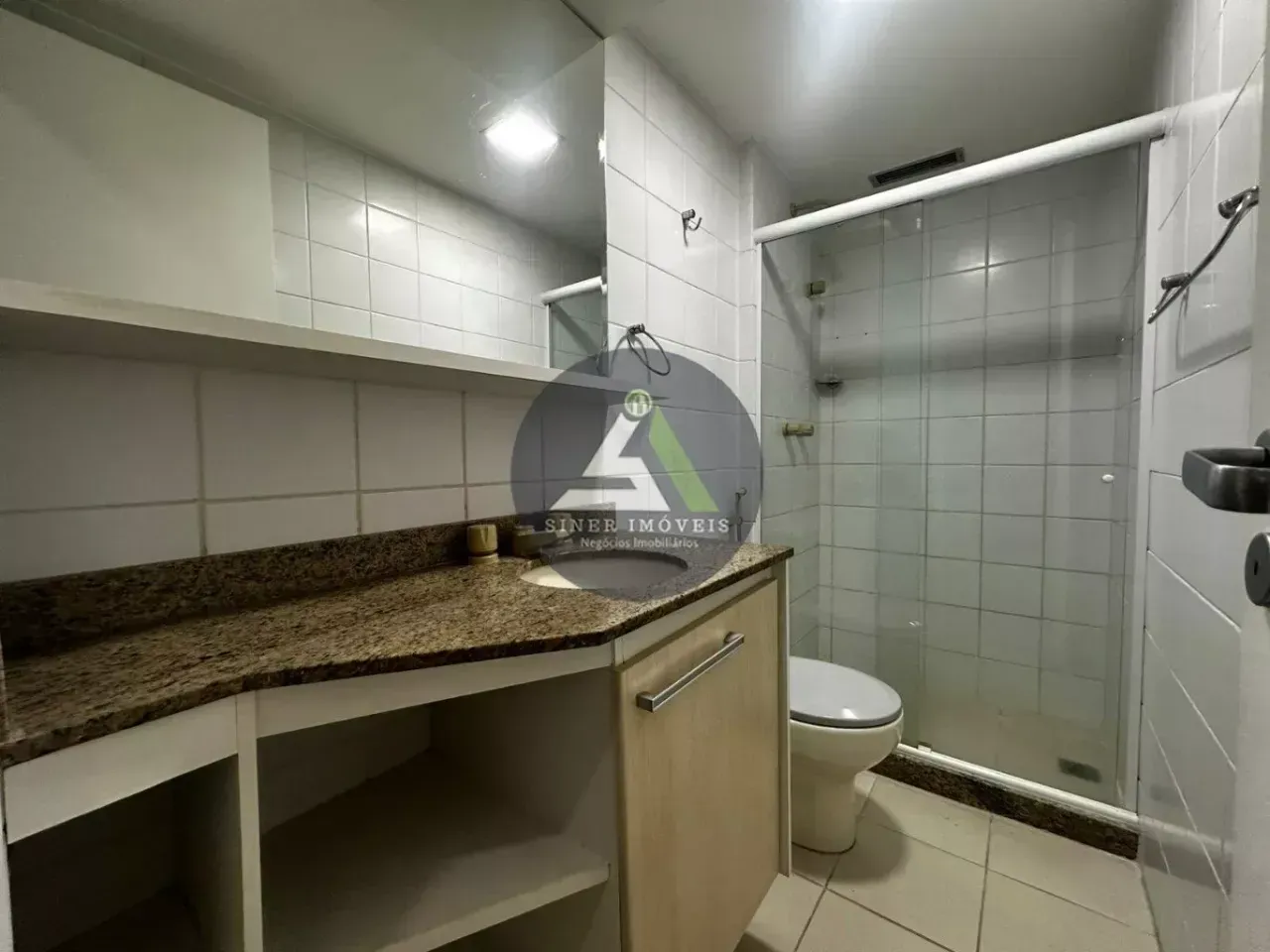 Furnished apartment with 2 bedrooms and a work desk — photo 19