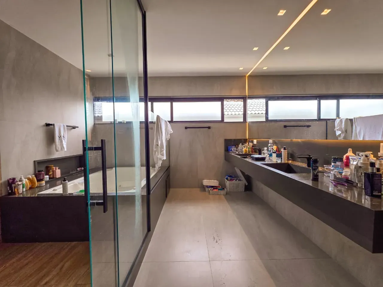 Furnished house, 920 m², with a bathtub — photo 44