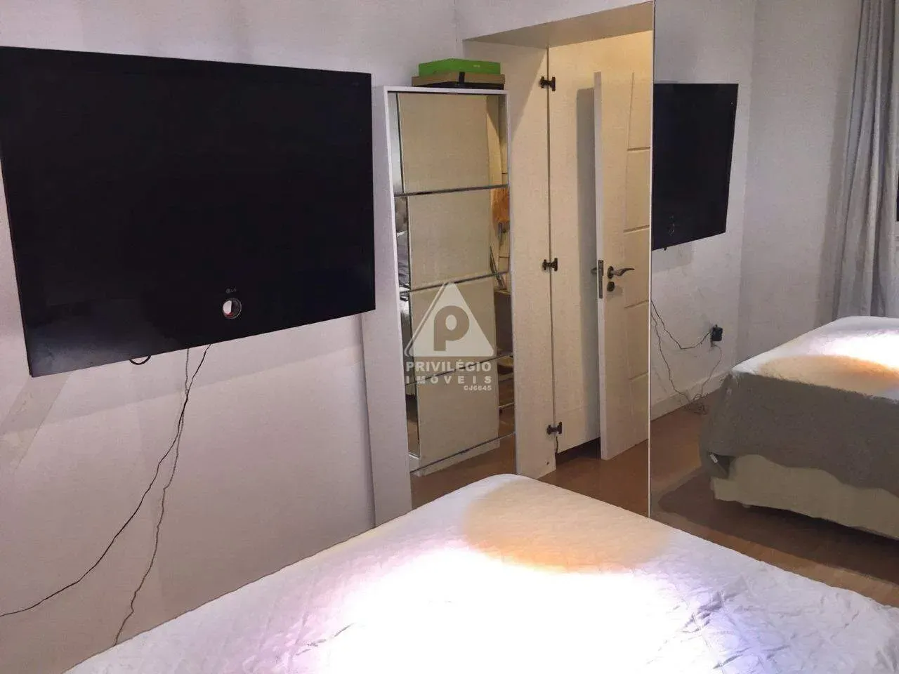 Departamento de 3 dormitorios con balcón cerrado con vidrio — photo 18