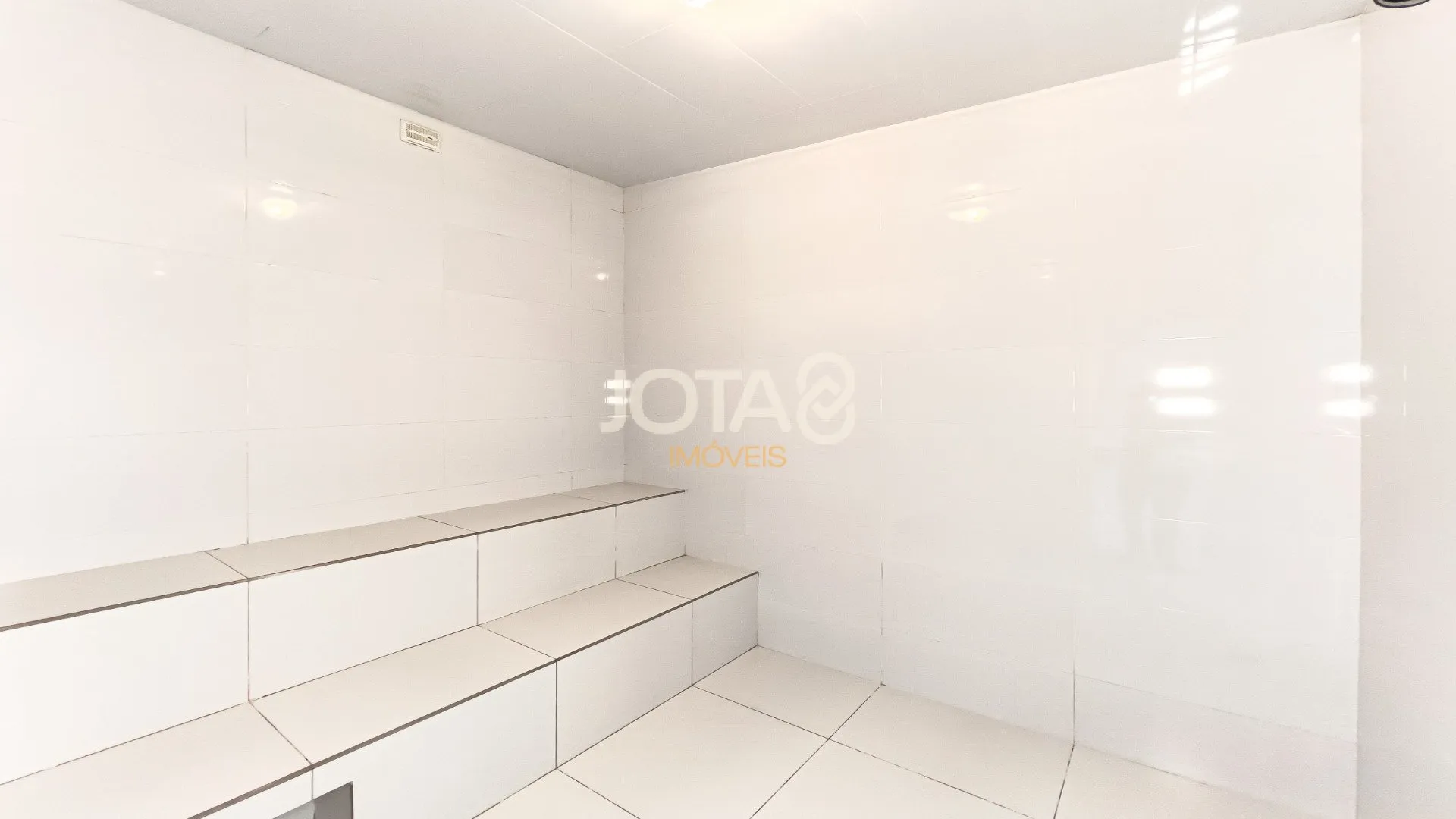 House with 3 en-suite bedrooms and private BBQ — photo 36