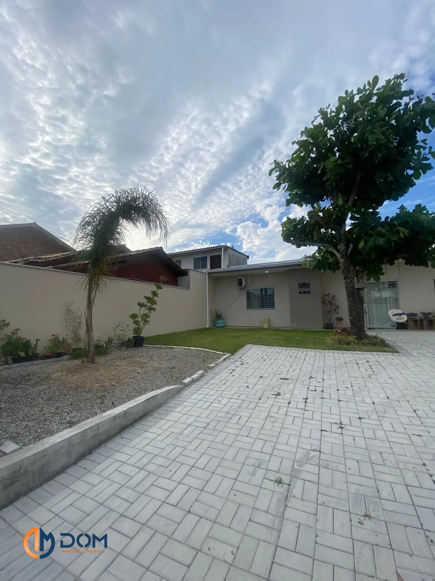 Furnished 60 m² house with open-plan kitchen and living — photo 17