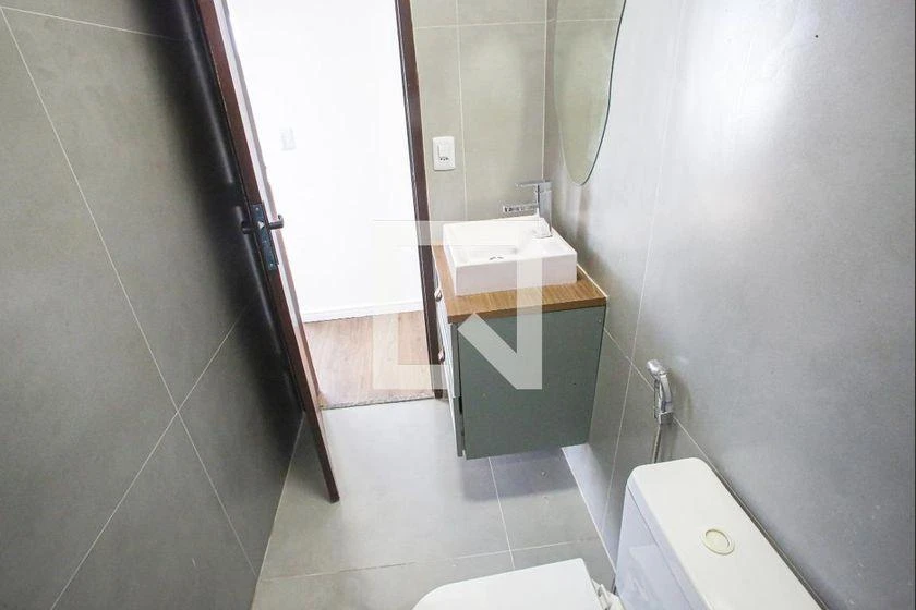 3-bedroom apartment in a building with a gym — photo 32