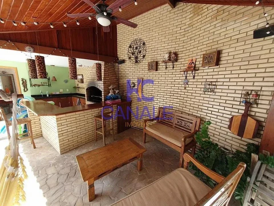 House with 5 bedrooms and mountain-view windows — photo 34