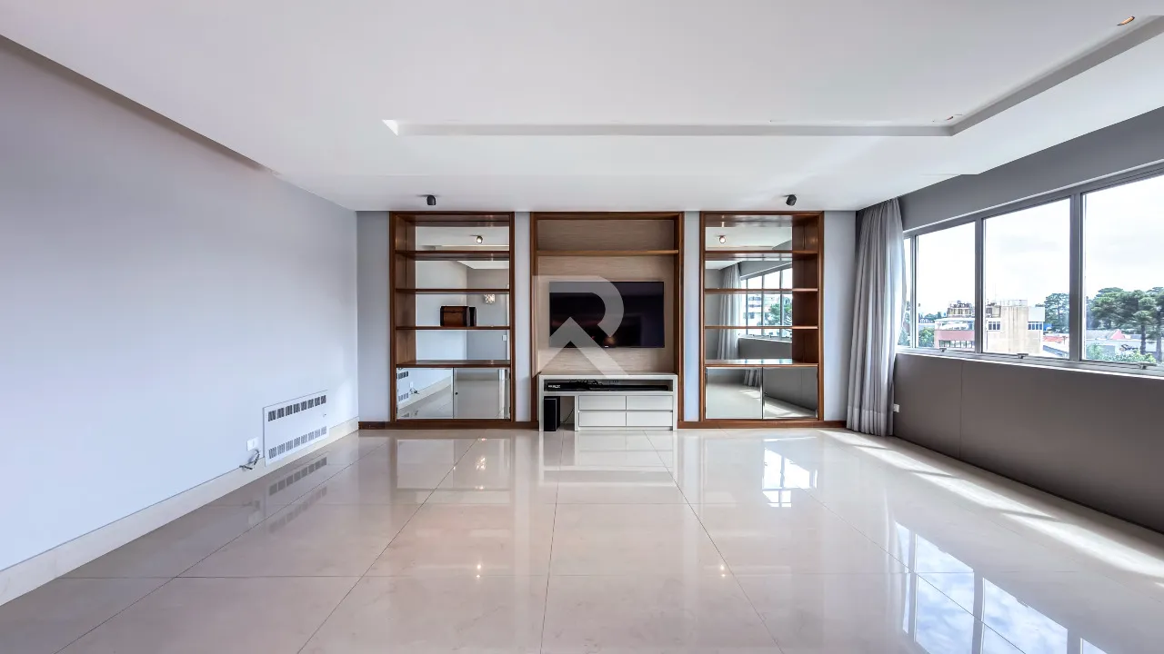 331 m² apartment with 2 parking spaces and 2 en-suites — photo 6