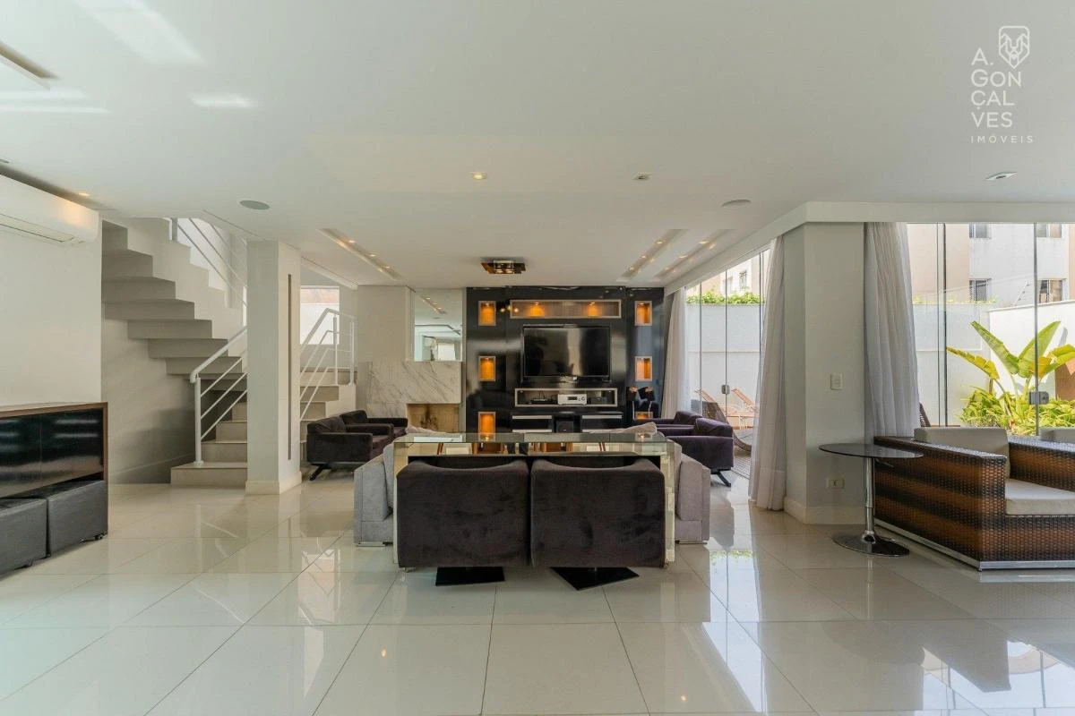 Furnished house with 3 en-suite bedrooms and balconies — photo 26