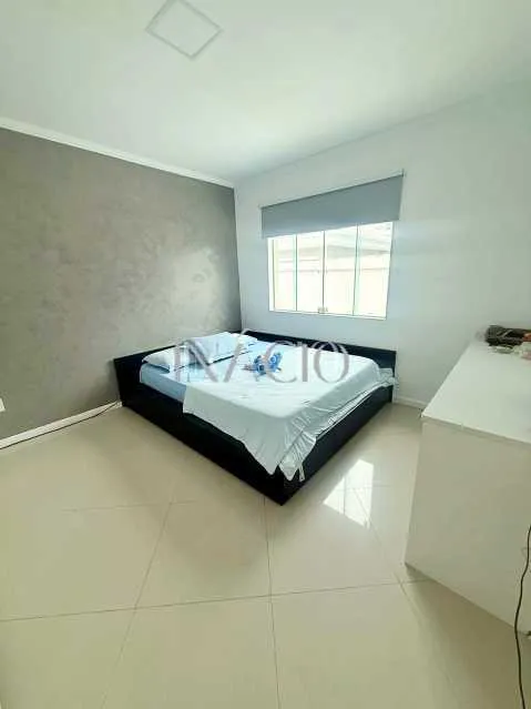 400 m² house with a glass-enclosed balcony and a bathtub — photo 20
