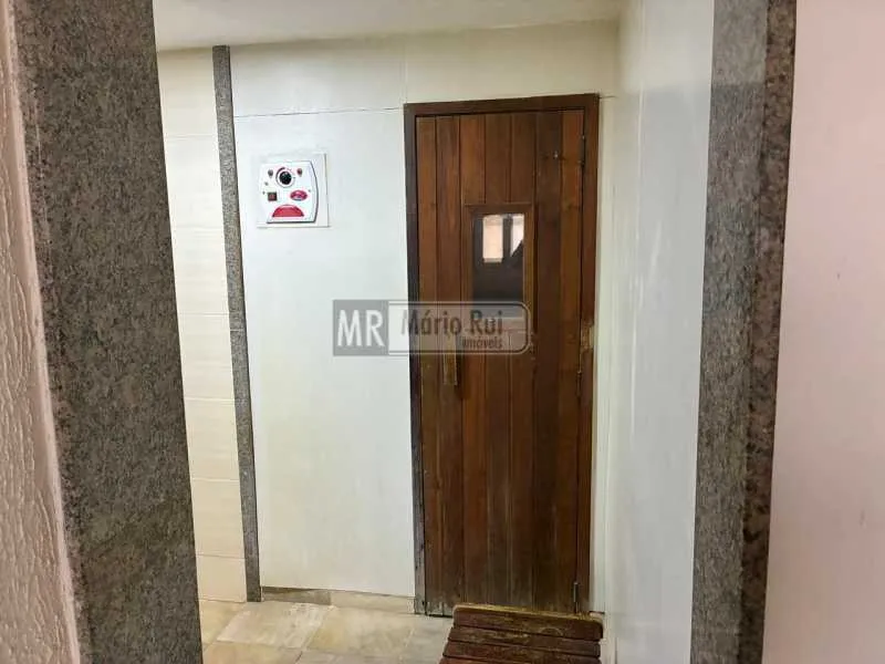 Apartment with 2 bedrooms and 2 bathrooms plus a balcony — photo 14