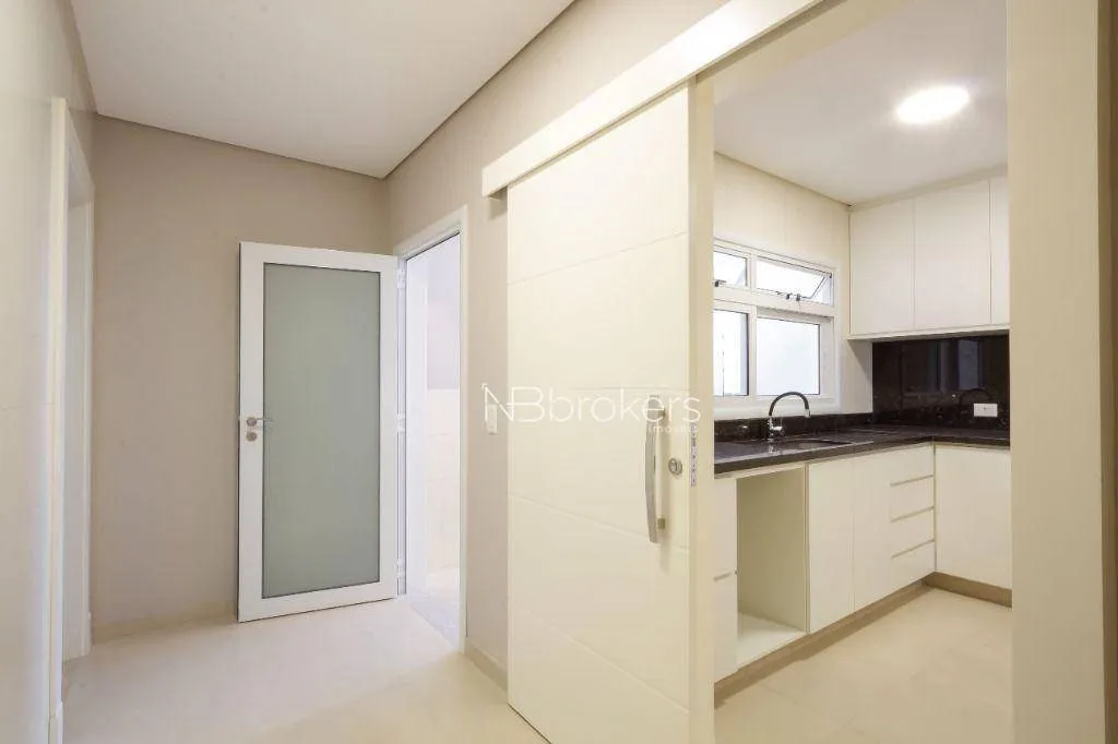Condo house with 4 bedrooms and 5 bathrooms — photo 27