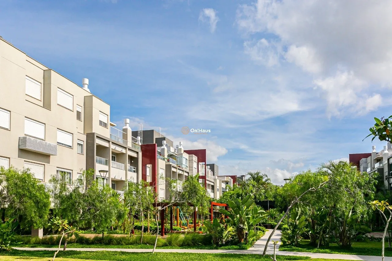 3-bedroom apartment in a building with a pool — photo 35