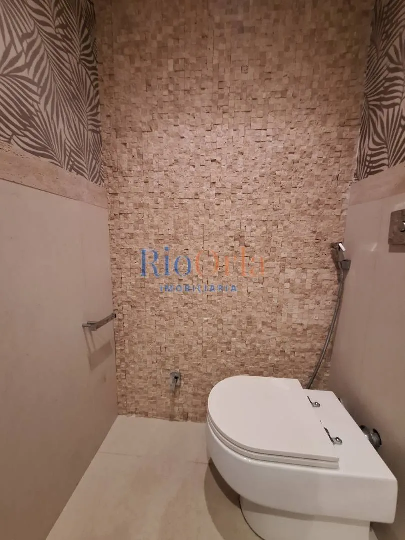 Unfurnished apartment with 4 bedrooms and 5 bathrooms — photo 38