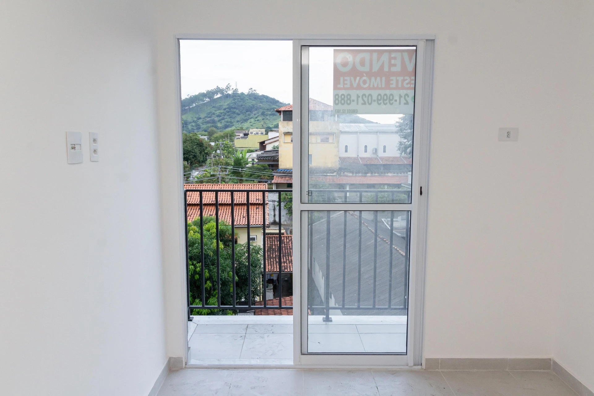 For rent: 2-bedroom apartment with balcony and 1 parking