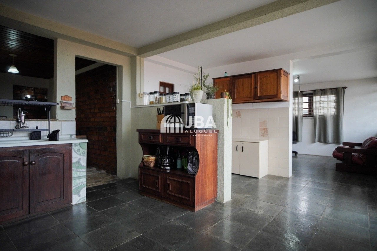 3-bedroom house with an open-plan kitchen and 210 m² — photo 2