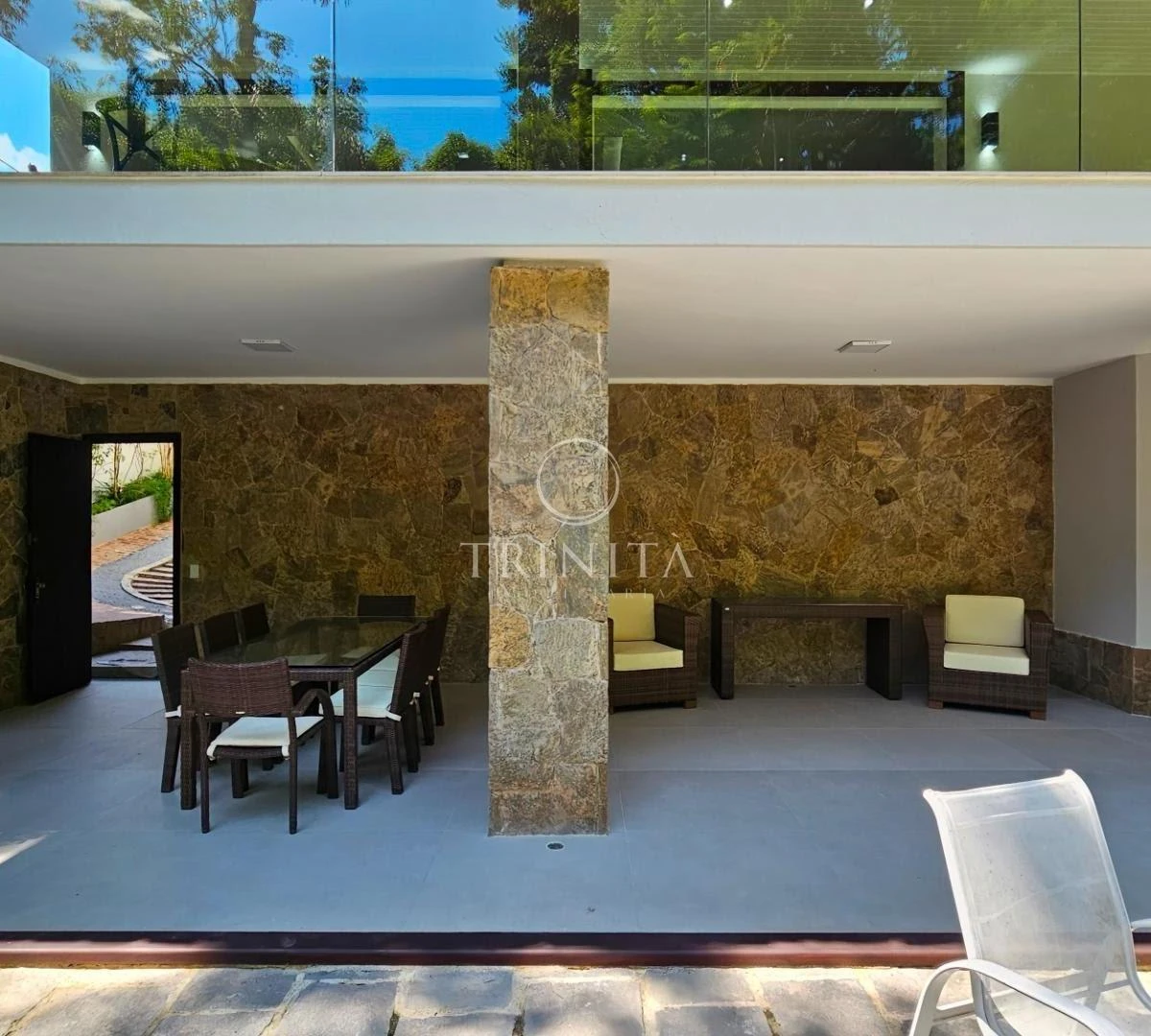 5-bedroom house with a bathtub in Rio de Janeiro — photo 45