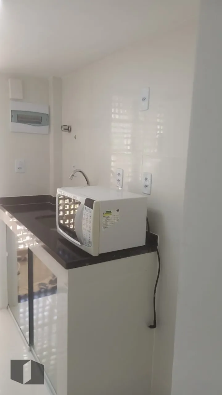 1-bedroom apartment with 2 parking spaces and pool area — photo 2