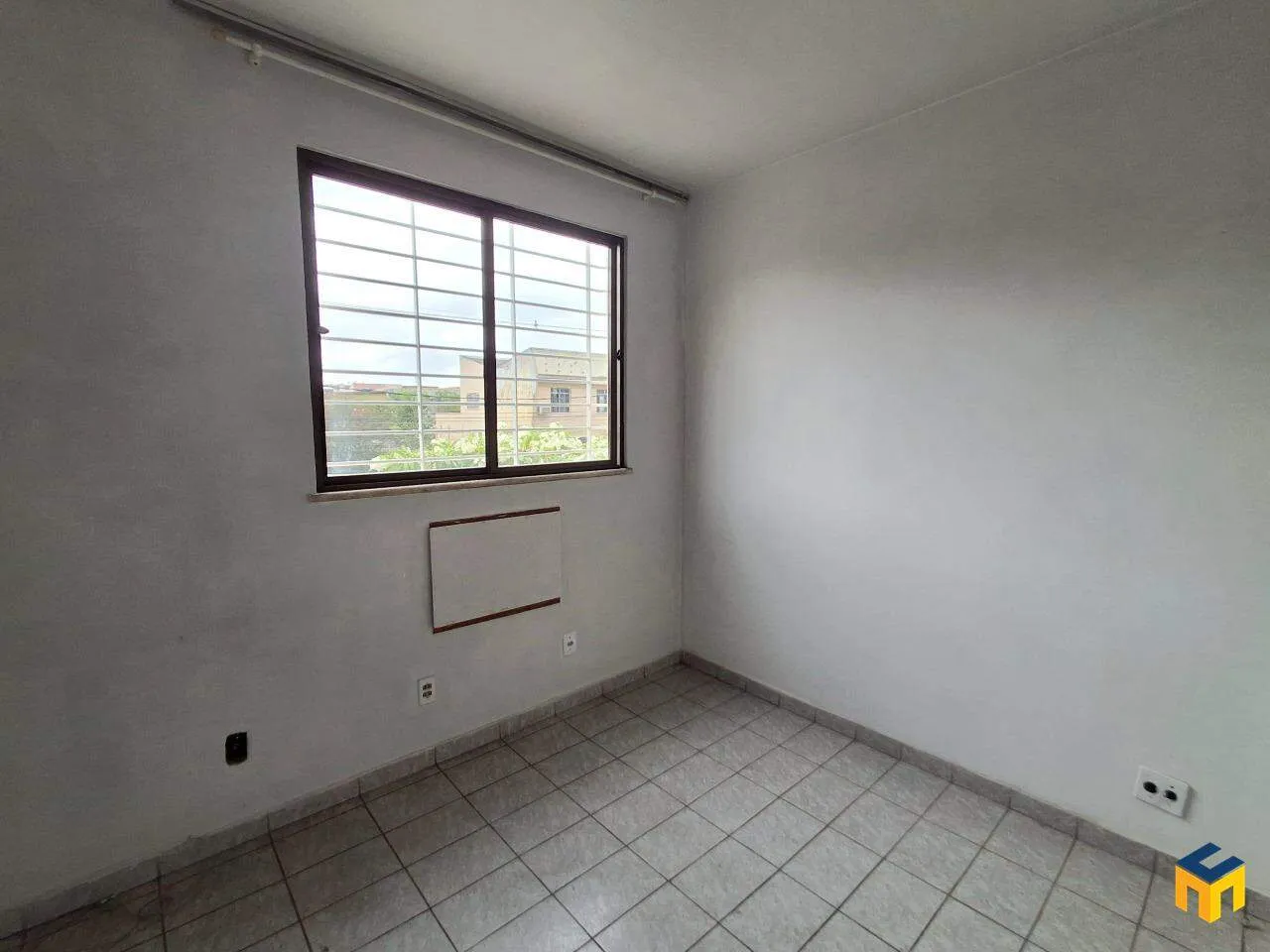Apartment with 2 bedrooms, balcony and 1 parking spot — photo 16