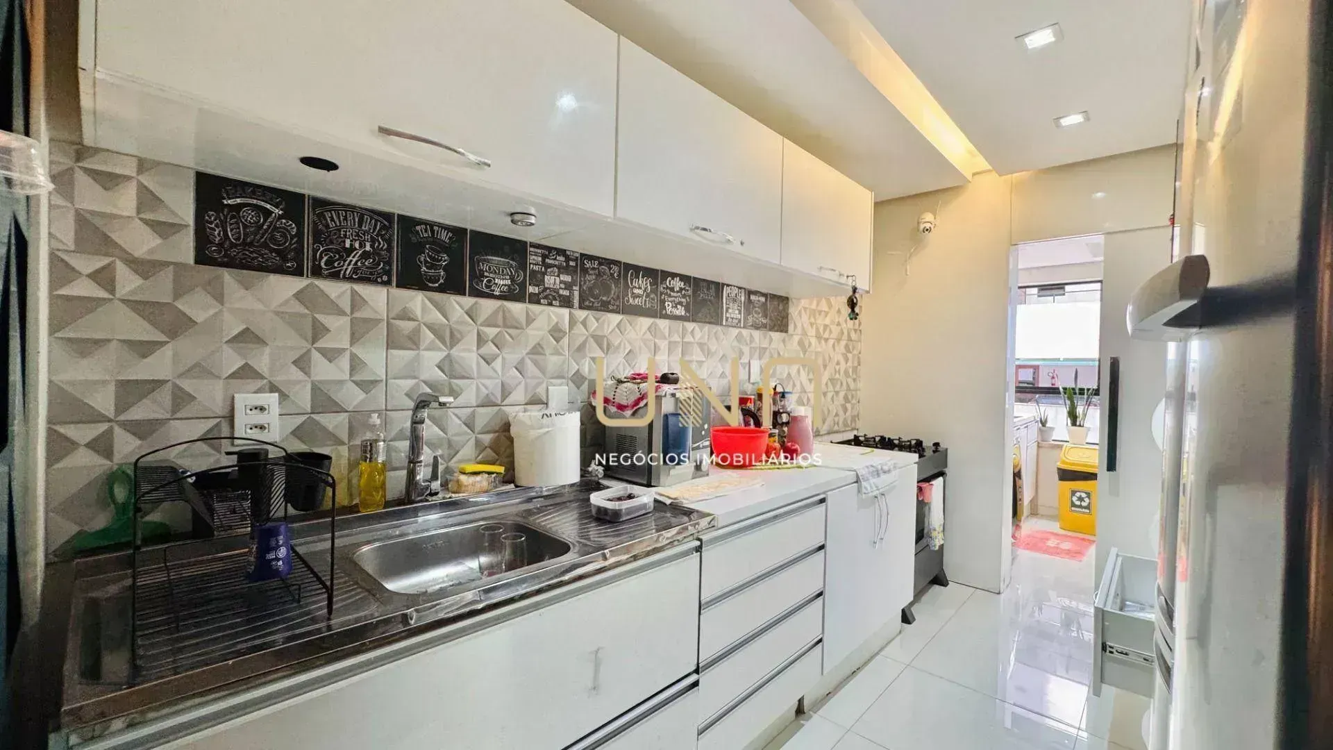 Apartamento amueblado con 4 dormitorios y 183 m² — photo 2