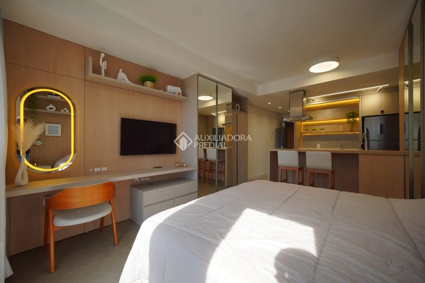 Furnished 36 m² studio with 1 bedroom and city view — photo 7