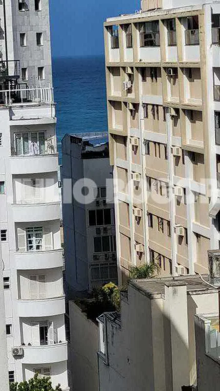 3-bedroom apartment with a suite and a balcony — photo 31