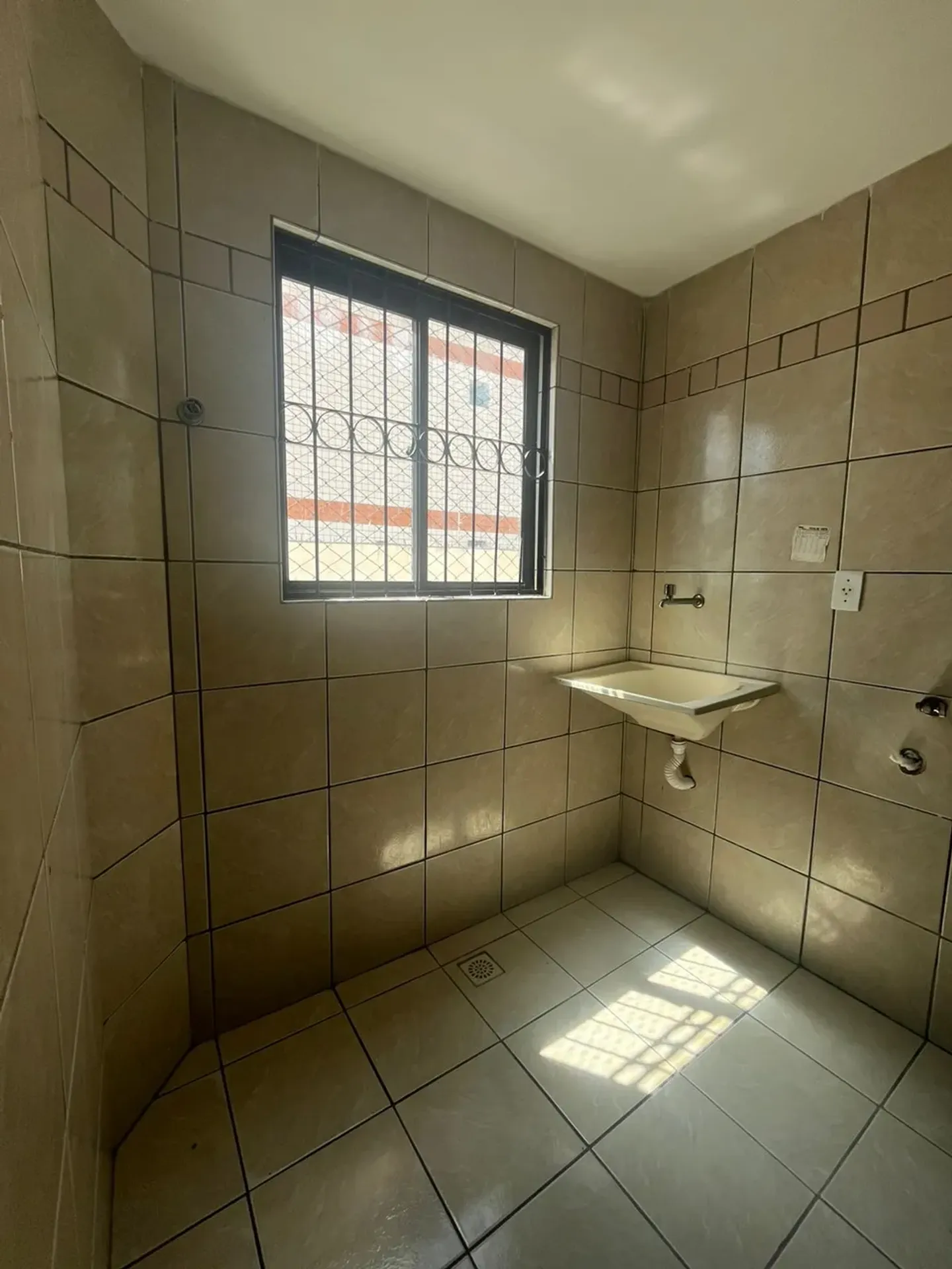 Квартира с 3 спальнями, 2 ванными и 1 местом — photo 9