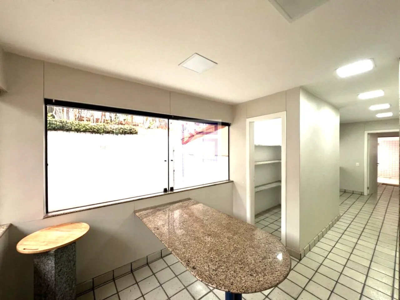 Casa com 5 quartos e 5 banheiros, vaga para 5 carros — photo 9