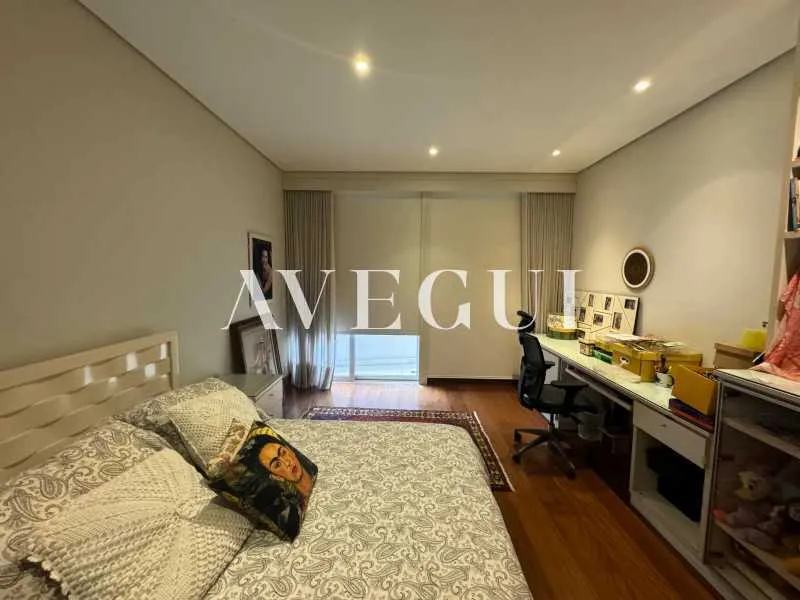 Apartment with 5 bedrooms and a balcony — photo 12