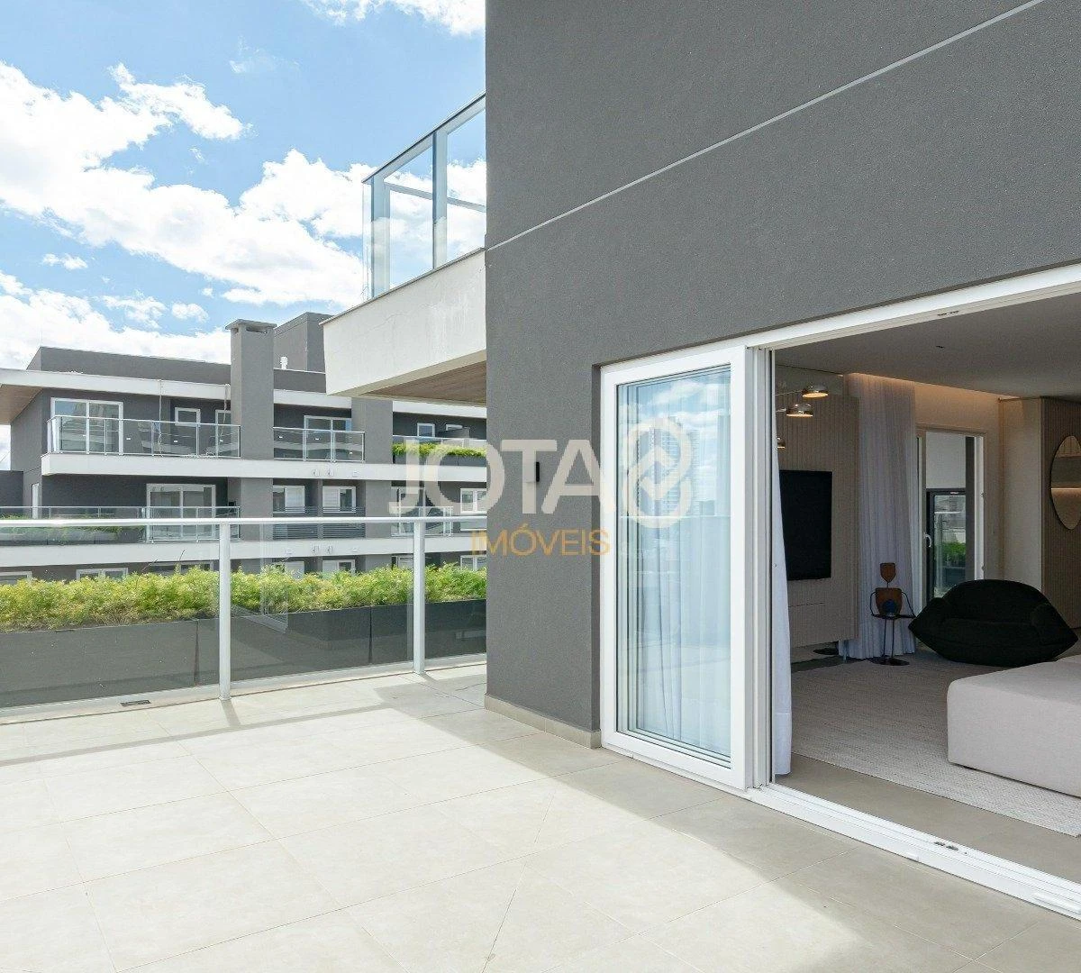Floor-to-ceiling windows in a 3-bedroom apartment, 194 m² — photo 6