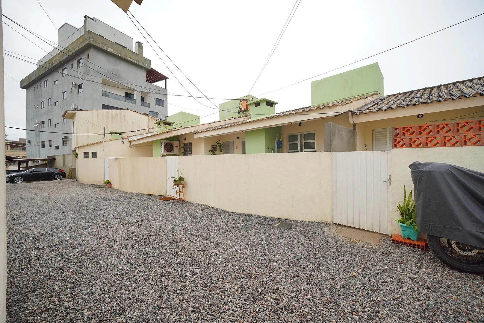 One-bedroom house with a garden — photo 14
