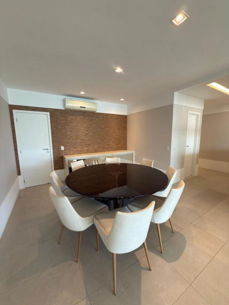 294 m² apartment with 4 suites and an open-plan kitchen — photo 18