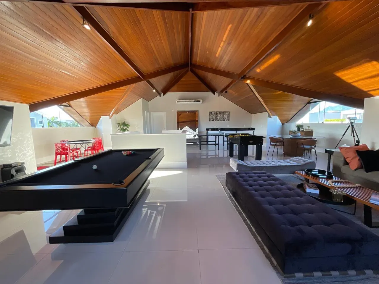 760 m² house with a private pool and a jacuzzi — photo 27