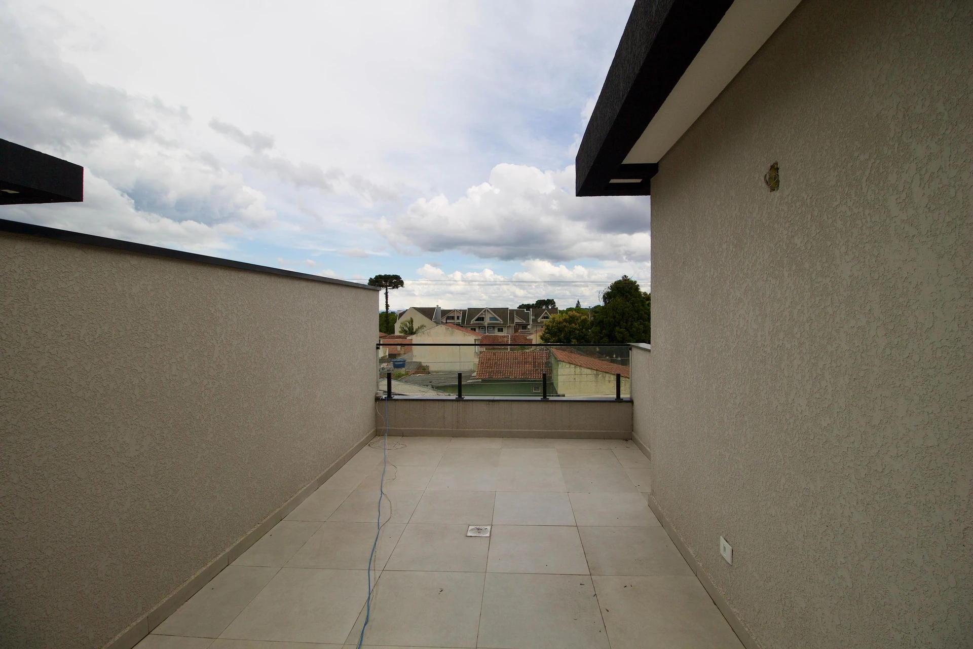 4-bedroom house with a garden — photo 5