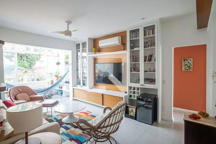 Furnished 2-bedroom apartment with en-suite bathrooms and open kitchen — photo 60