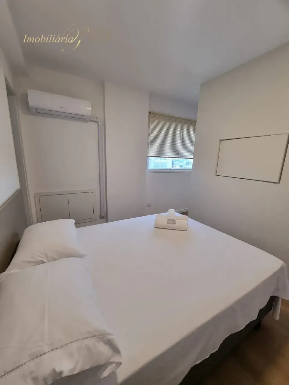 Furnished 1-bedroom apartment with an open kitchen — photo 11