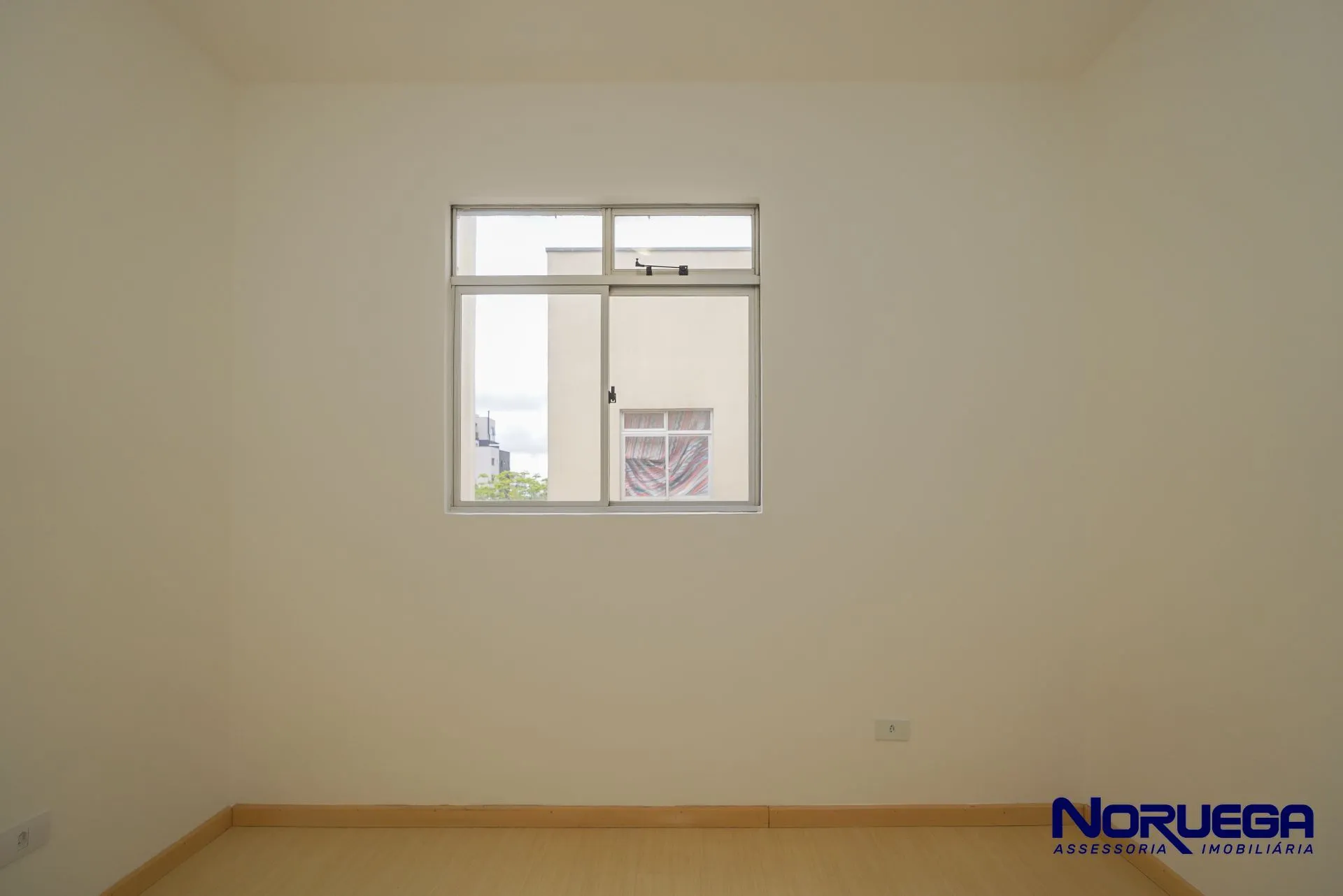 Деревянный пол или ламинат и 2 спальни: квартира 103 м² — photo 7
