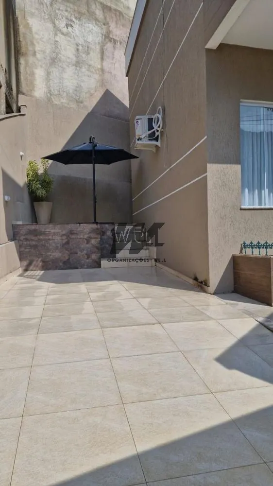 House with 3 bedrooms and an open-plan gas kitchen — photo 4