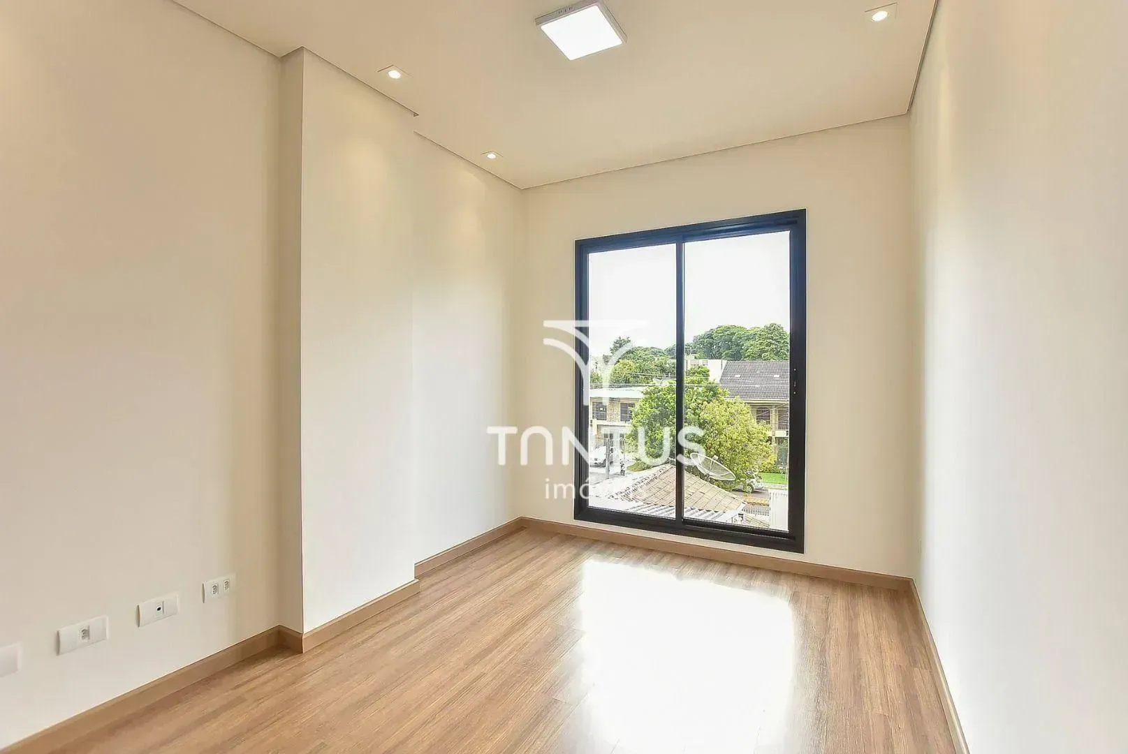 2-bedroom apartment with 2 parking spaces and en-suite — photo 25