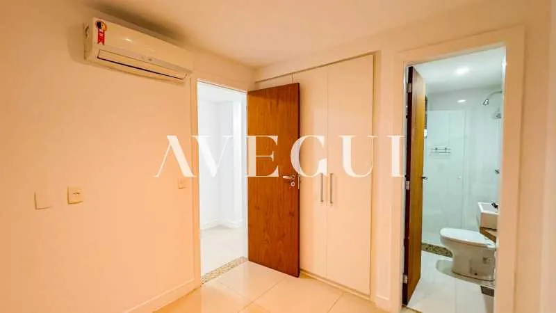197 m² apartment with 4 bedrooms and a glass balcony — photo 7