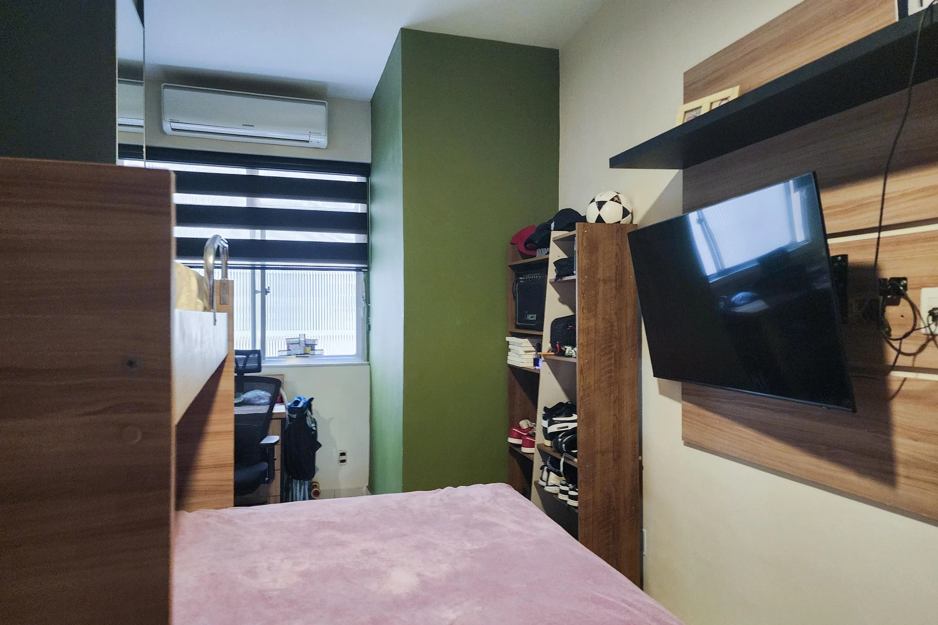 3-bedroom apartment with a bathtub — photo 33