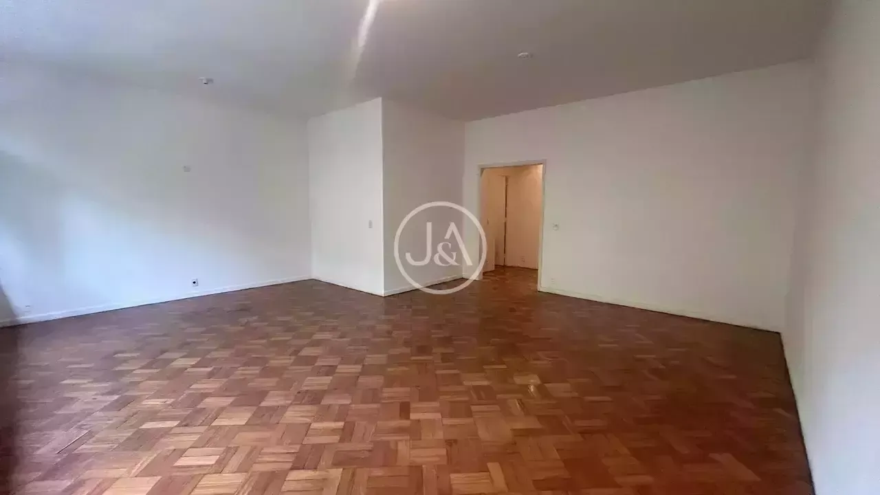 Apartment with 3 bedrooms and a parking space — photo 10